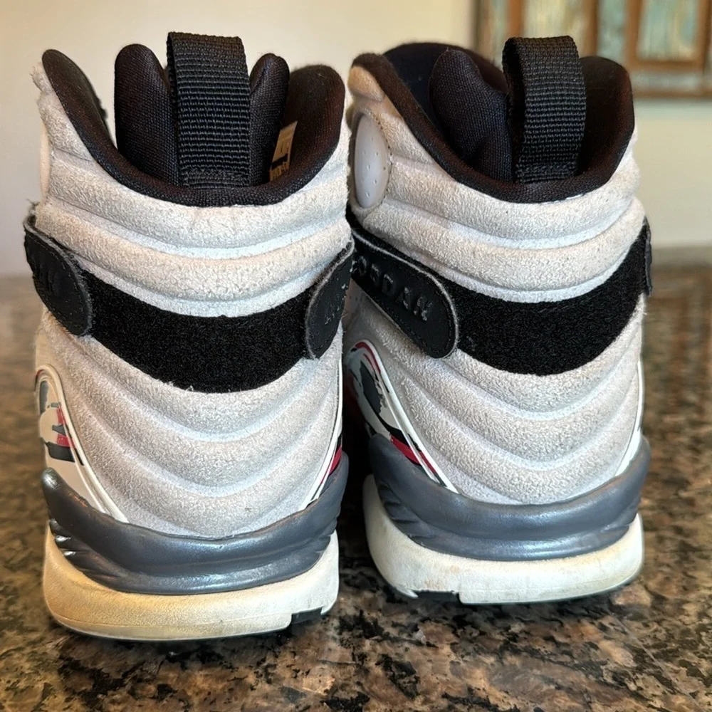 Air Jordan 8 retro bugs bunny with card White and Black Sneakers GUC 10